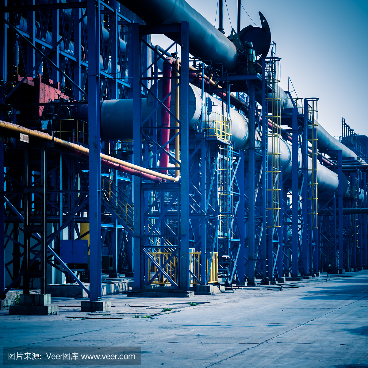 內景一鋼鐵廠,鋼鐵工業